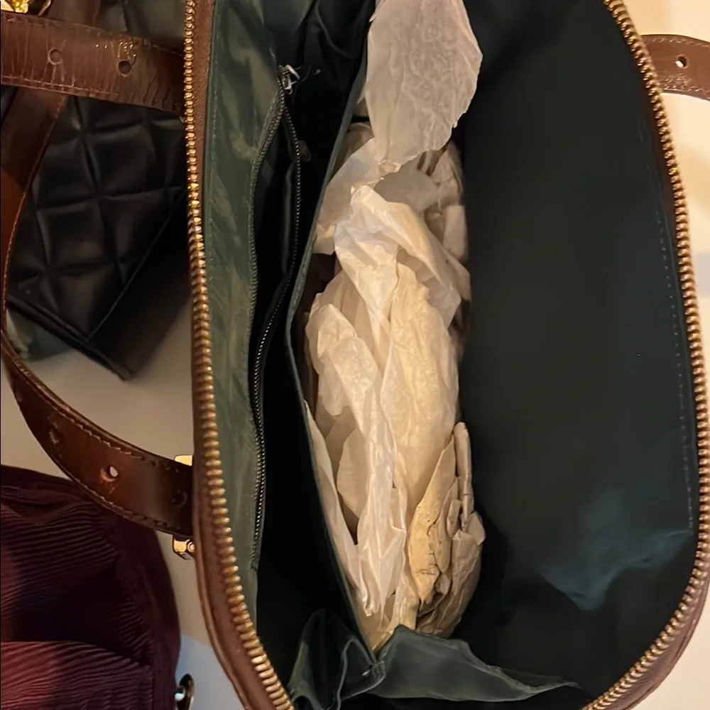 Dooney & Bourke Designer Brown Leather Handbag - Picture 4 of 4